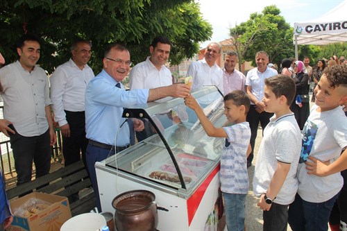 İstiklal İlkokulu Geleneksel Dondurma ve Çikolata Yıl Sonu Festivali