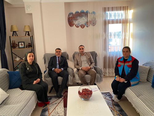 Kaymakamımız Sayın Ahmet Önal, Şehit Ailelerini ziyaret etti
